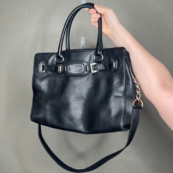 Stylish Michael Kors Handbag - Perfect for any occasion! - Picture 1 of 3